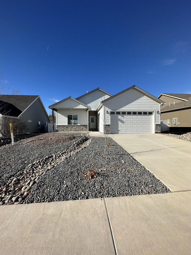 Building Photo - 1349 Excelsior Creek Ave