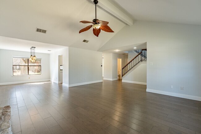 Building Photo - Beautiful 3 bedroom, 2.5 bathroom home in Gracywoods!