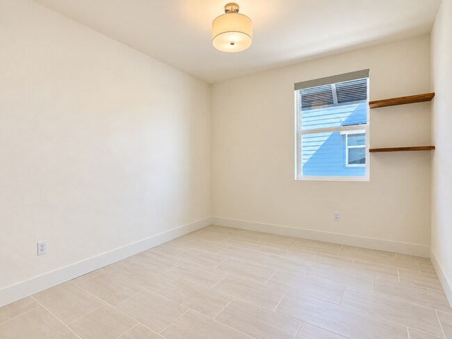 Building Photo - 9804 Seawind Wy