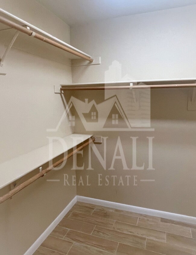 Building Photo - 8372 S Stephanie Ln