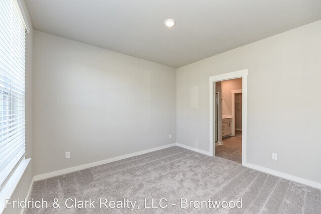 Building Photo - 3 br, 2.5 bath House - 728 Mickelson Way