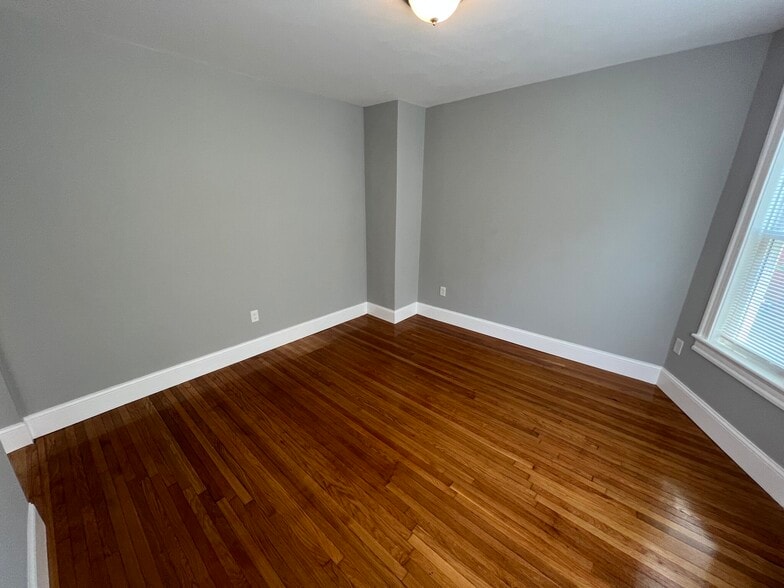 Building Photo - 366 Highland Ave