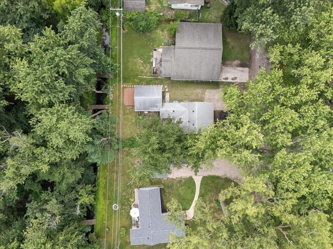 Building Photo - 9535 Listeria St
