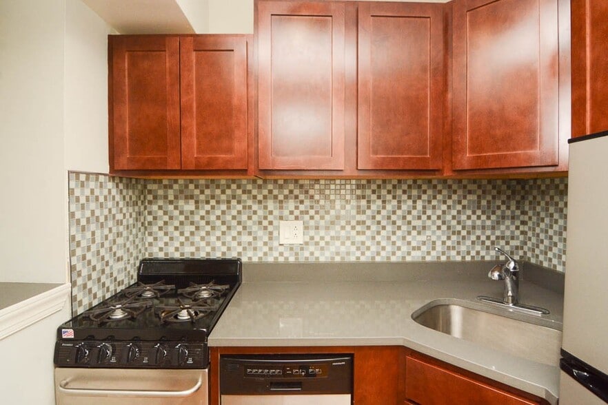 Building Photo - 448 W Barry