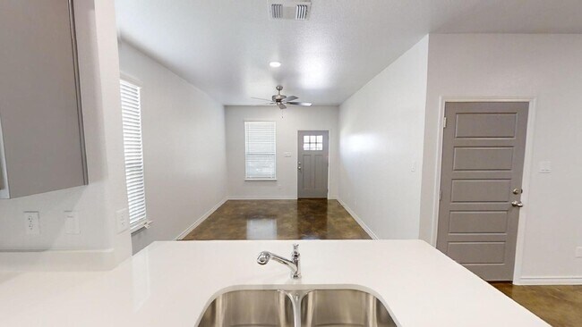 Building Photo - 206 Riptide Rd