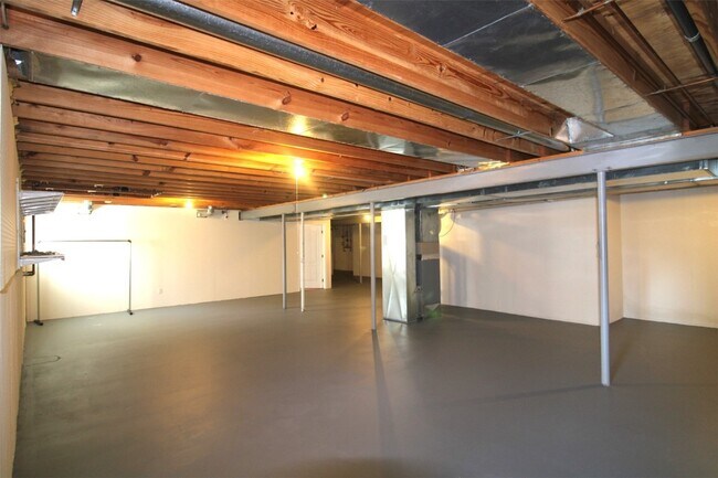 Building Photo - 320 Remington Way Dr