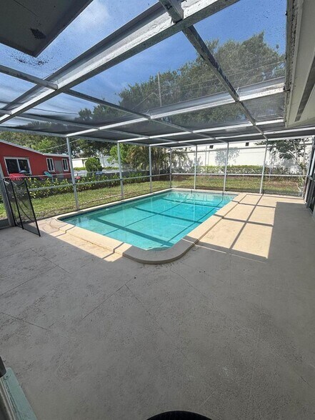 Building Photo - 9109 Bamboo Dr