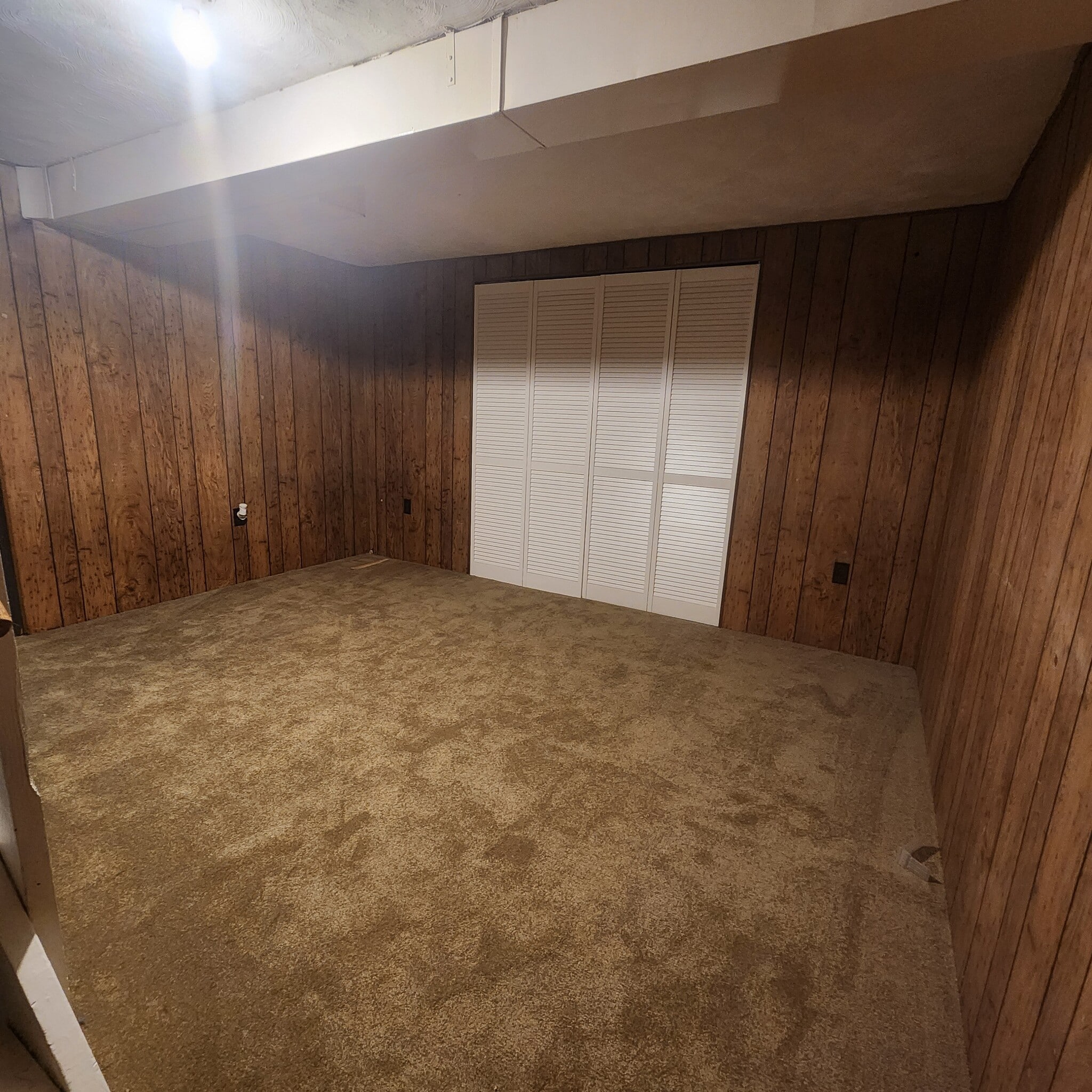 Family Room - 139 Whitestown Vlg