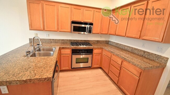 Building Photo - Poway Unified School District | Townhouse in The 4S Ranch| Quick and convenient access to SR-56