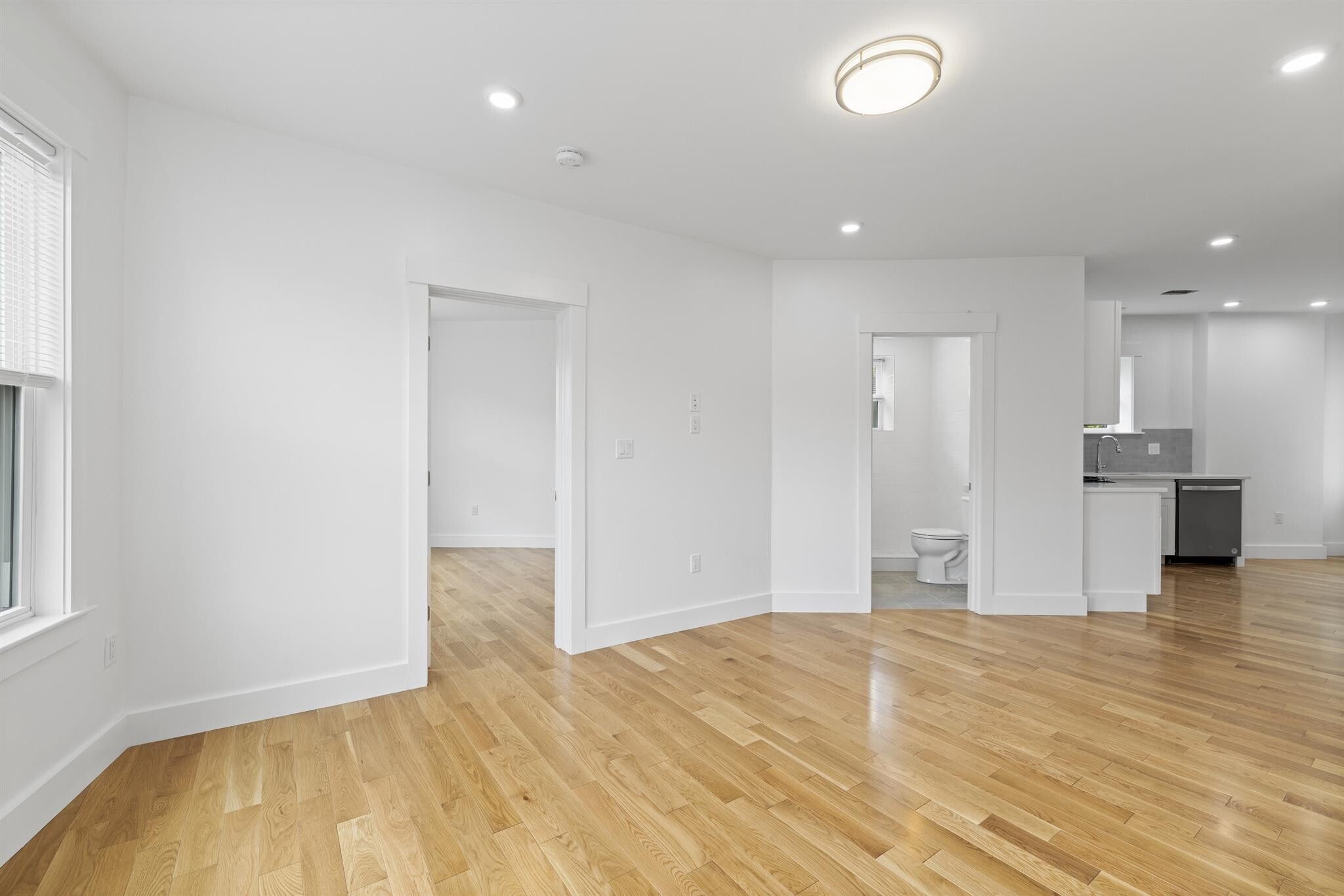 Building Photo - 1010 Cambridge St