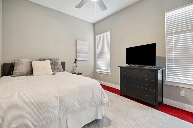 Building Photo - 201 Honey Creek Ct