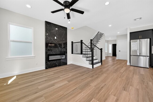 Building Photo - 12315 New Jordan Ln