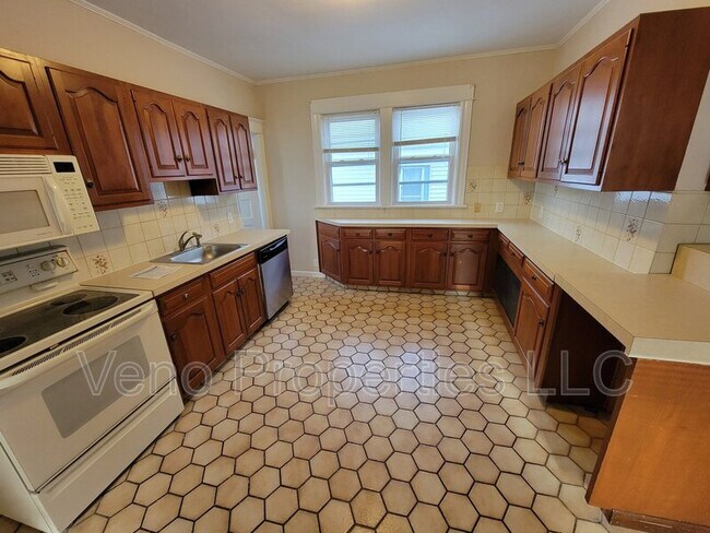 Building Photo - 307 Altamont Ave.