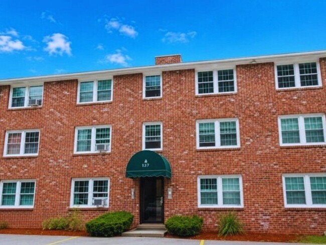 Building Photo - 180 Tyngsboro Rd