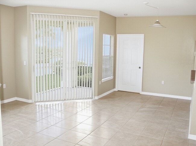 Building Photo - 2/2 Upgraded Spacious Condo in Park Central, Millenia area