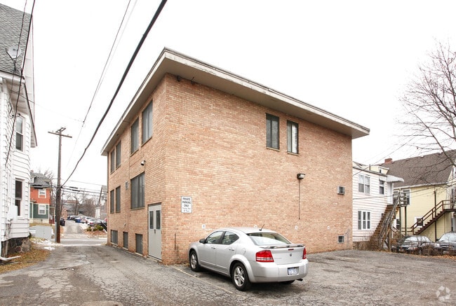 Building Photo - 1110 Oakland Ave