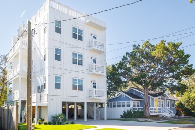 Building Photo - Go with the Flo 2 @ 207 Florence Ave #2