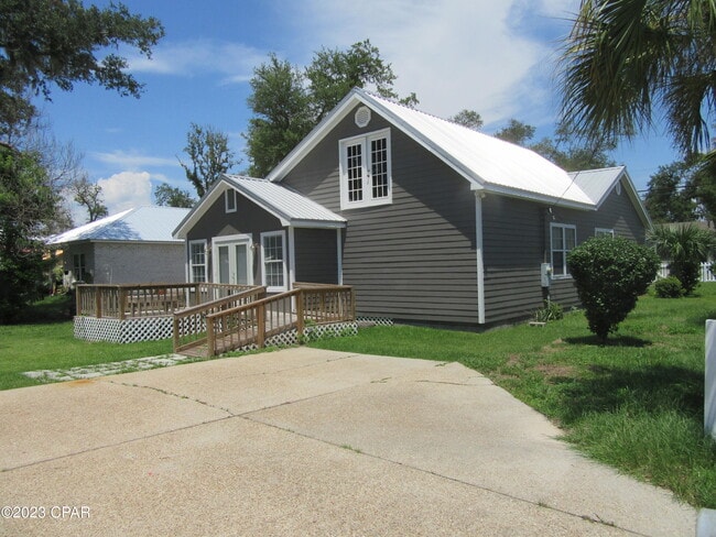 Building Photo - 225 Hamilton Ave