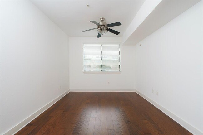 Building Photo - 3016 Guadalupe St