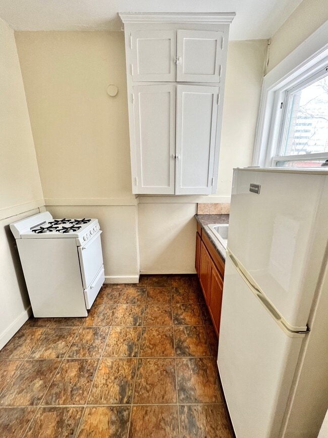 IMG_0810 - Cross Apartments