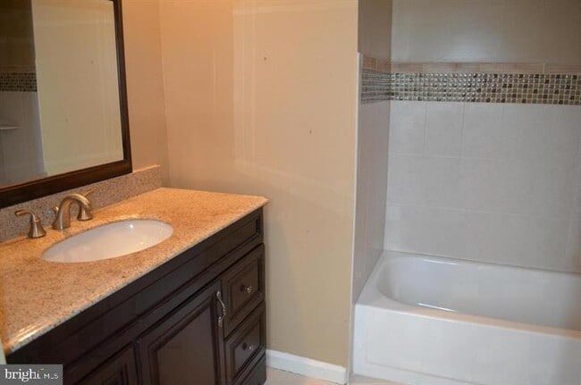 Building Photo - 1409 Templeton Pl