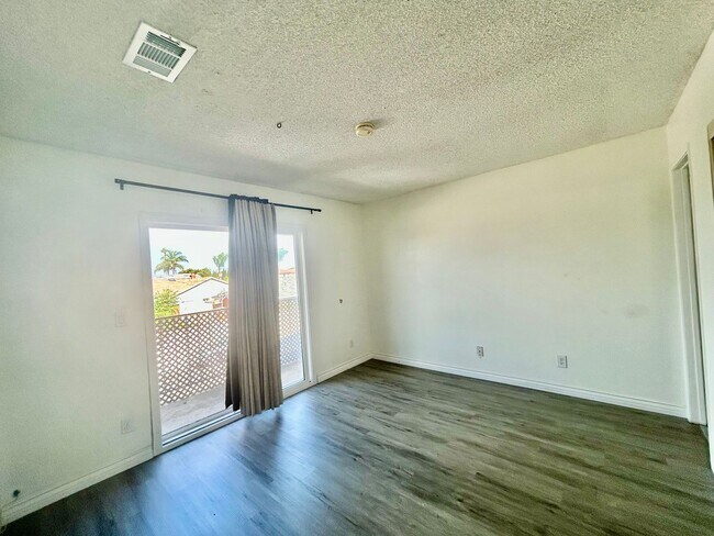 Building Photo - $3,995! Excellent 3-Bedroom Condo! 90716!