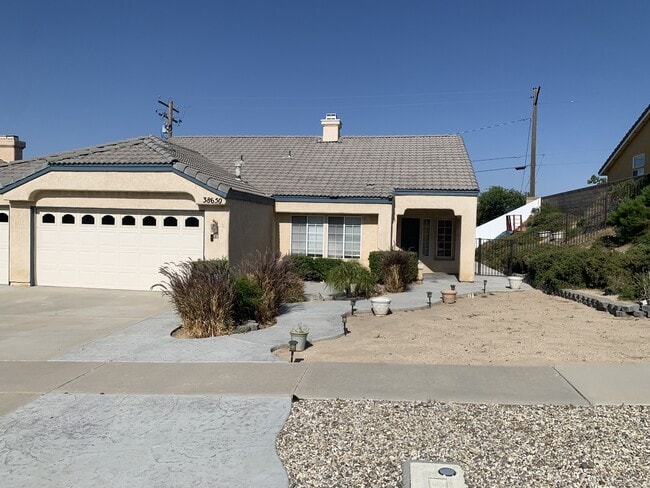 Primary Photo - 38650 Juniper Tree Rd