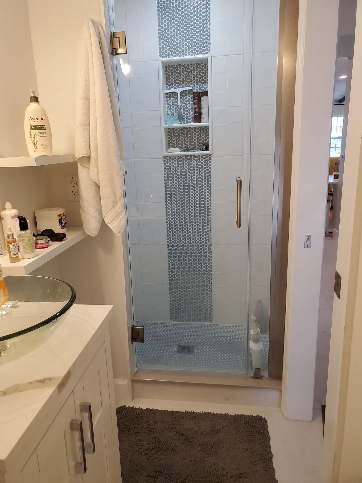 Building Photo - 347 Ling a Mor Ter S