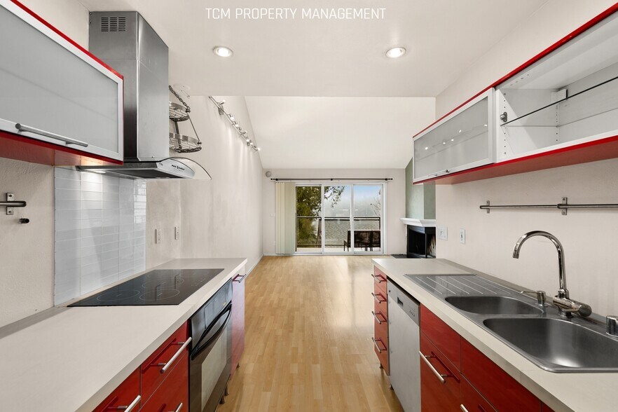 Building Photo - 2939 76th Ave SE