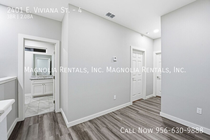 Building Photo - 2401 E Viviana St