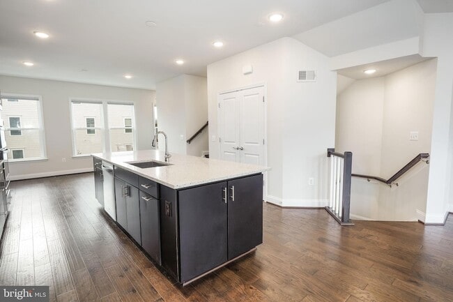 Building Photo - 2056 Alder Ln