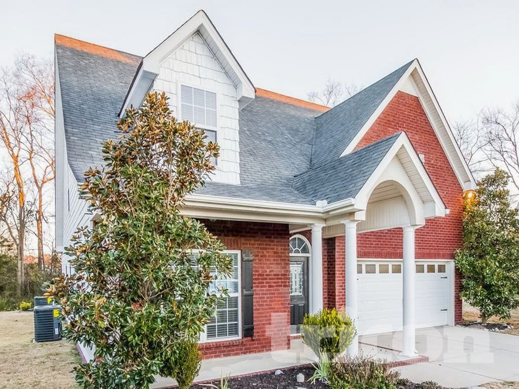 Building Photo - 1527 Dewsbury Dr