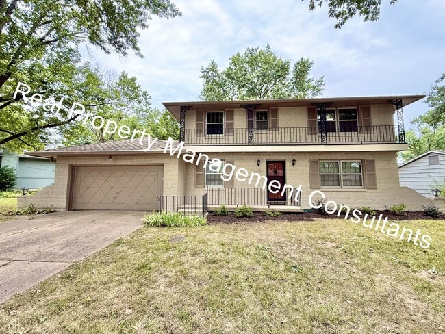 Primary Photo - 4 bed | 2.5 bath Home In Shawnee Mission S...