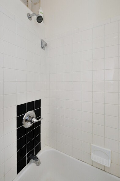 Building Photo - 1762 2nd Ave