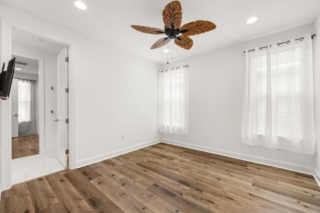 Building Photo - 217 Windrow Way
