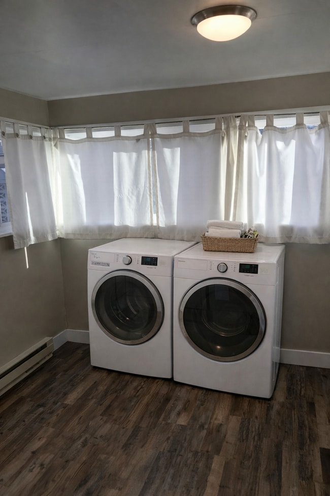 Building Photo - Gem Located In Central Selah; Spacious 2-Bedroom Retreat with Private Yard & Lots Of Storage!