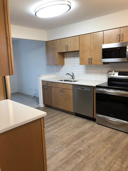 Kitchen - new updates - 11722 Mill Street
