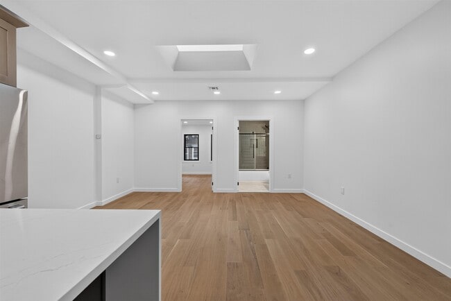 Building Photo - 188 Webster Ave