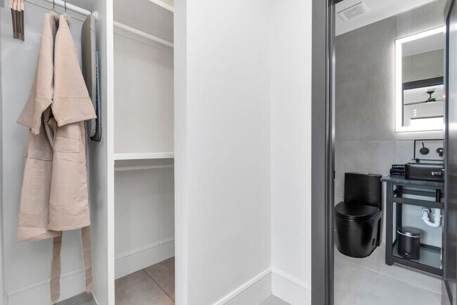 Building Photo - 2683 Blodgett St