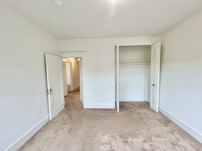 Building Photo - Westwood Park - Stunning 4BR+ / 2 BA Home ...