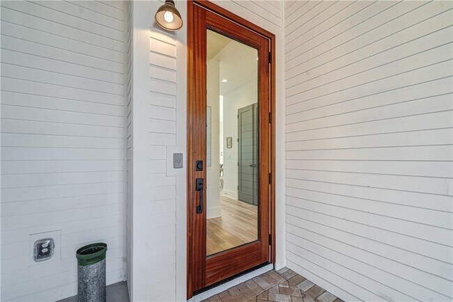 Building Photo - 11173 Serenbe Ln
