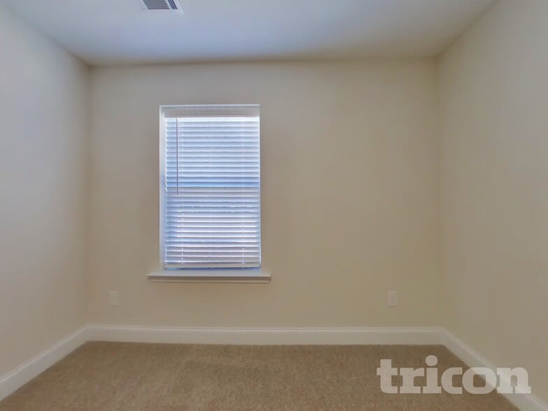 Building Photo - 615 Cantrell Dr