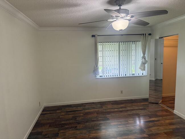 Building Photo - 211 Pine HOV Cir