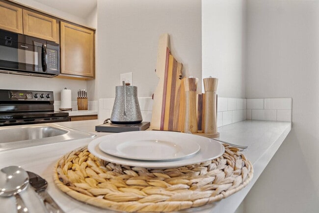 Building Photo - 11590 Maidstone St