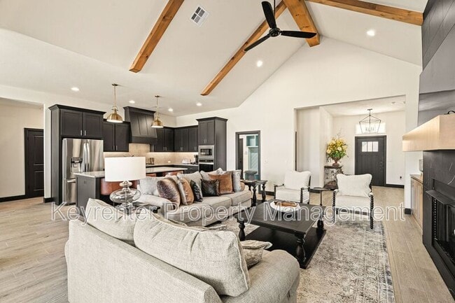 Building Photo - 2805 Crystal Creek Dr