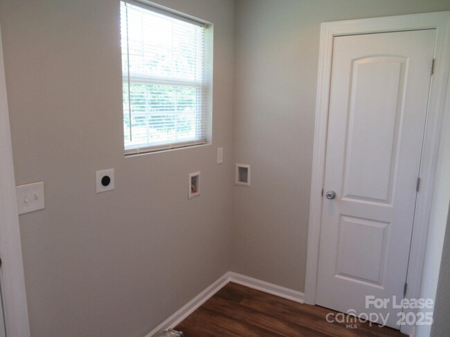 Building Photo - 4584 Maiden Hwy