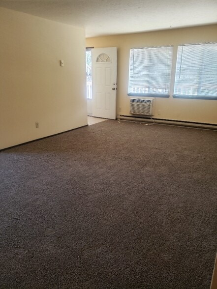 Building Photo - 776 Washington St N