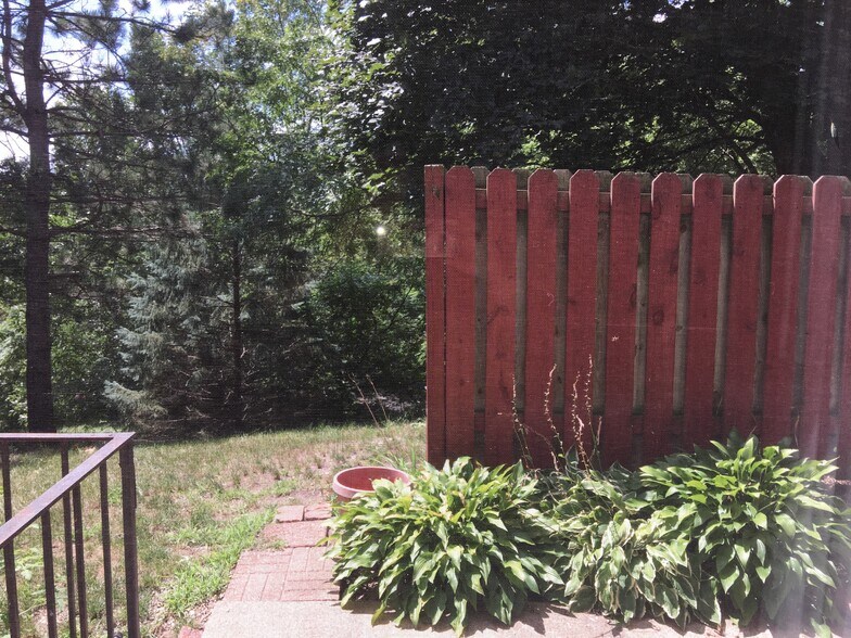 Building Photo - 3517 Kenbrooke Ct