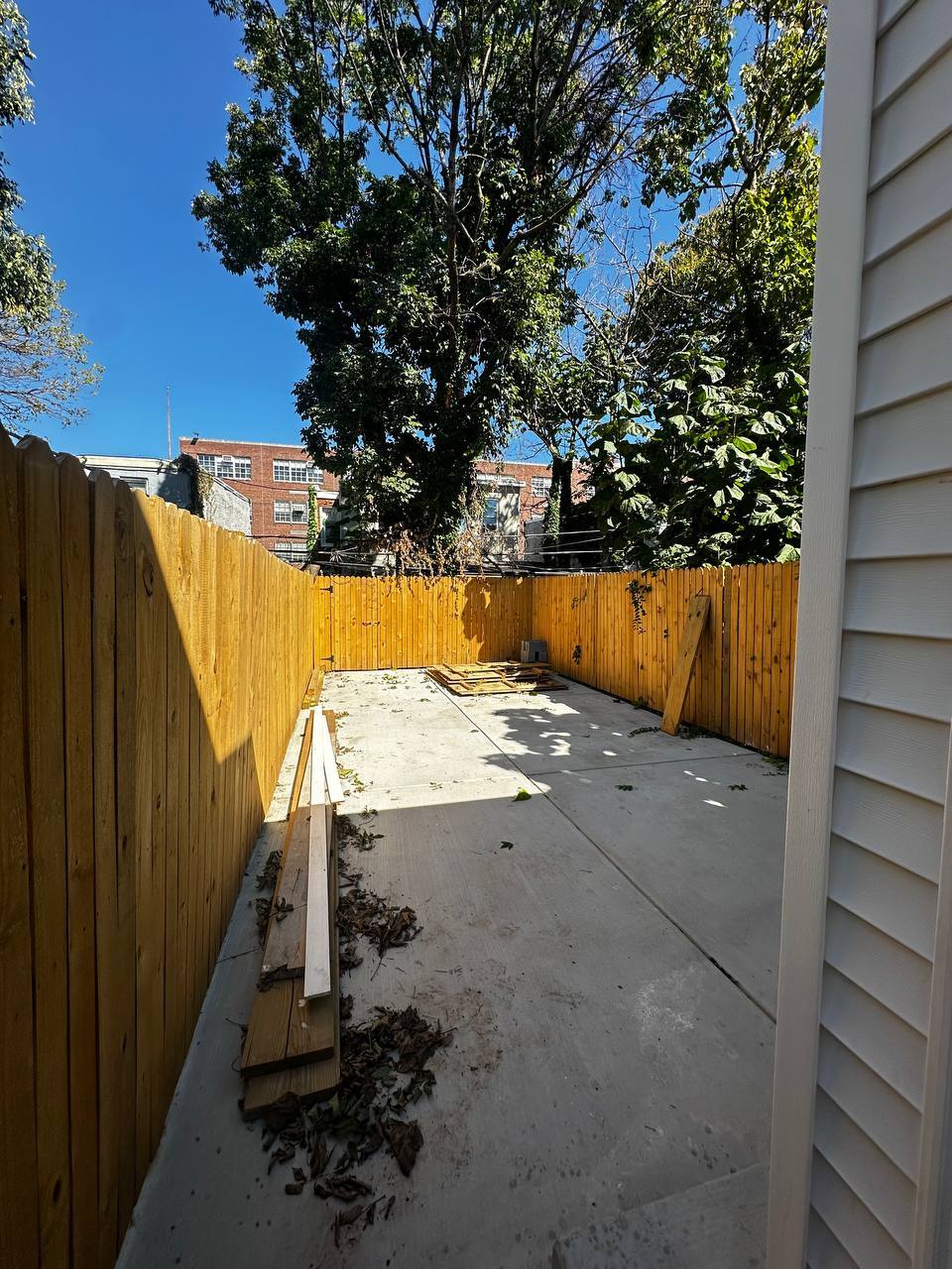 Building Photo - 1229 W Somerset St