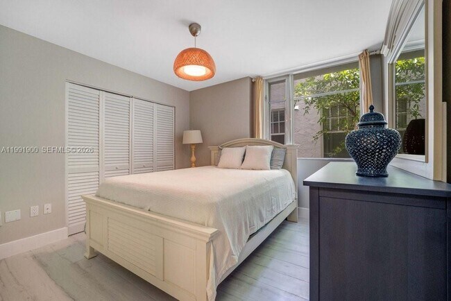 Building Photo - 1532 Drexel Ave